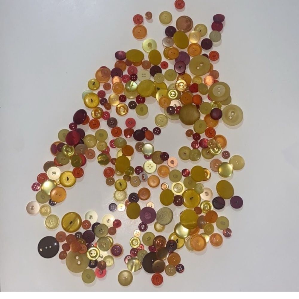 Colorful Button Assortment Aproxímate 290 Pc.